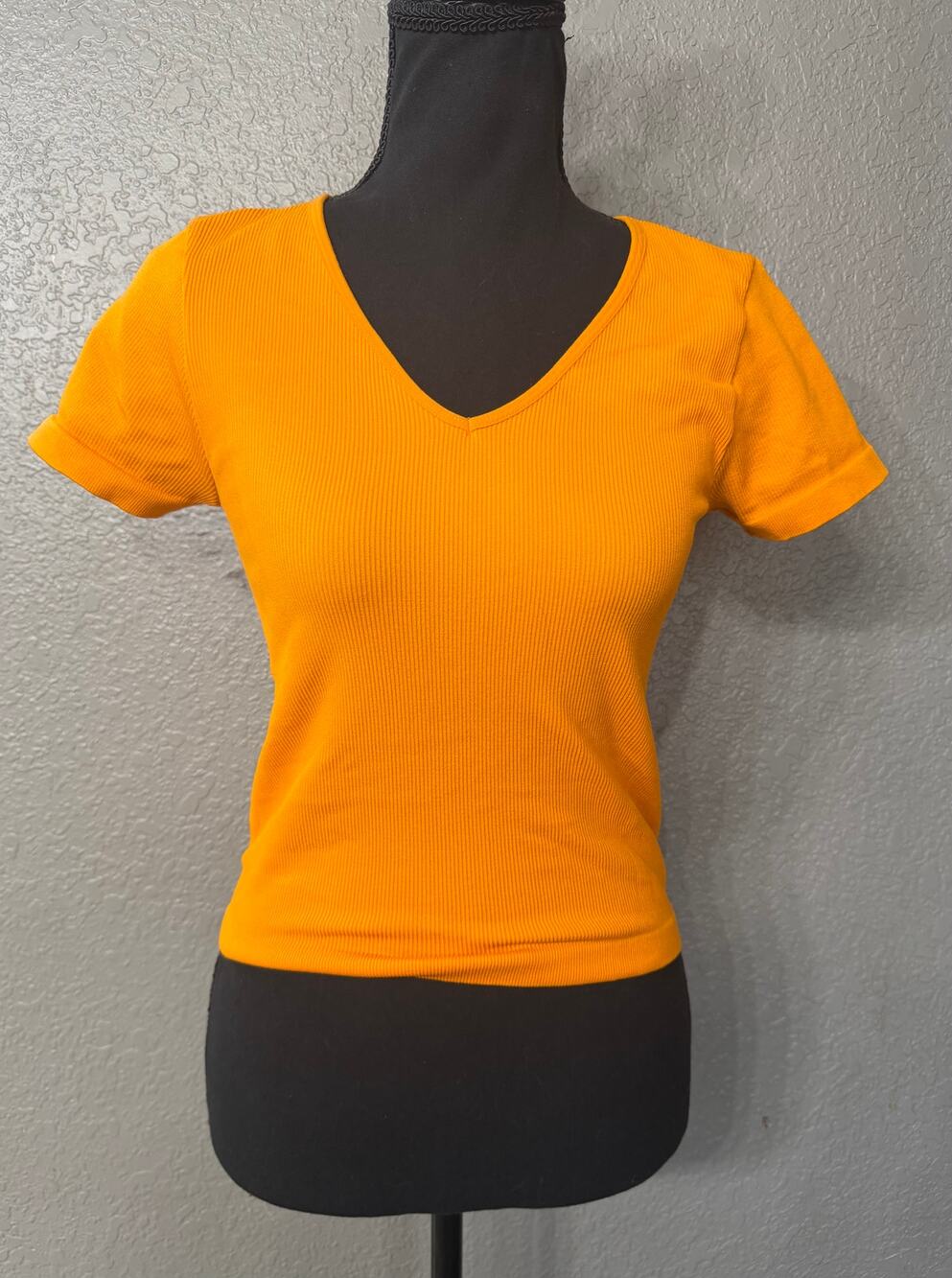 Fct with Love Basics Womens Sz M Orange Ribbed Stretchy V Neck Tee T Shirt